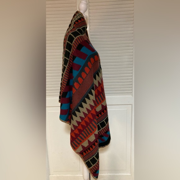 EUC Southwestern Geometric Multicolor Button Down Wrap Around - Picture 3 of 8